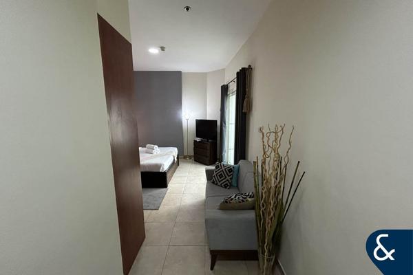 Spacious | Studio | Furnished | Vacant